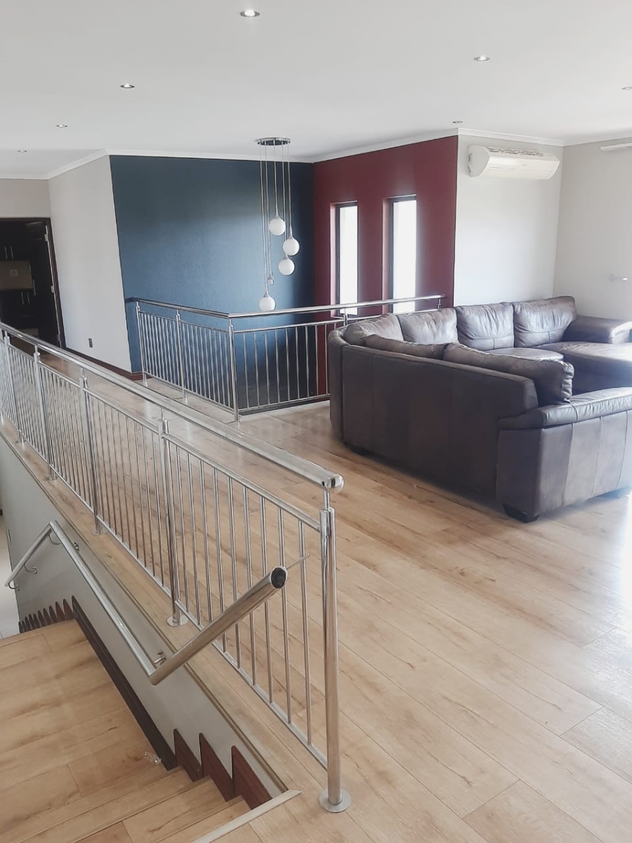 7 Bedroom Property for Sale in Amalinda Eastern Cape